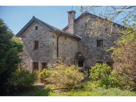 ancien corps de ferme en pierres apparentes du 18ème/19ème siècle dans les vosges saônoise