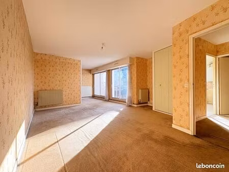 studio 1 pièce 46 m²
