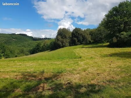 propriété de 25 hectares avec 2 maisons