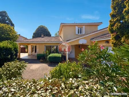 maison 6 pièces 145 m²