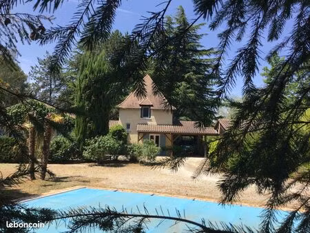 plain pied proche bergerac nord est piscine panneaux solaire clim environnement calme