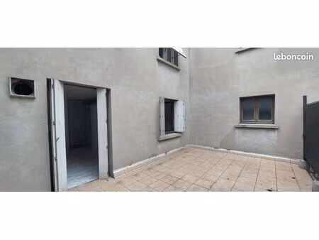 vends t3 st vallier centre avec cour