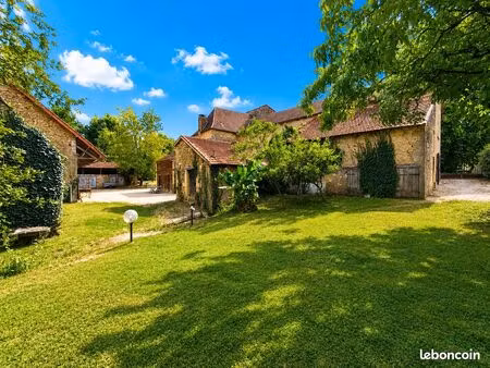 ancien moulin du xviiie siècle au cœur du périgord noir