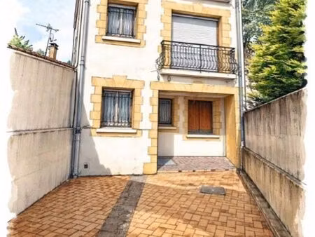 immeuble à rénover avec terrains constructible