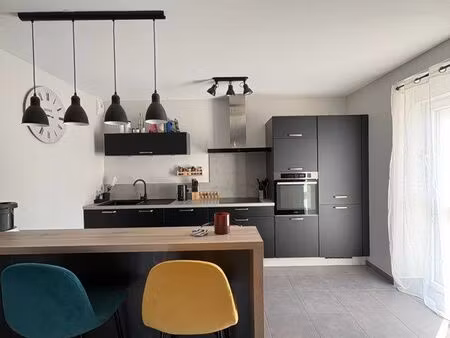t2 58m2 avec terrasse 12m2 et parking