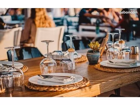 restaurant bar