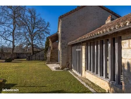 maison - propriété de caractère - 340m2 - 9 pièces principales - reconstruite à neuf - par