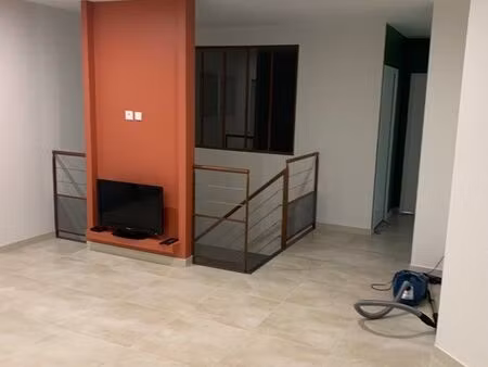 loue maison sur sous sol