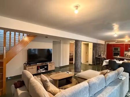 immeuble 10 pièces 200 m²