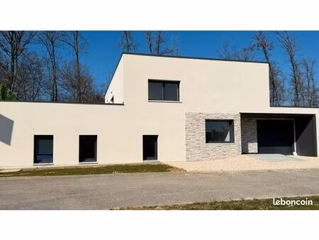 maison 5 pièces 135 m²