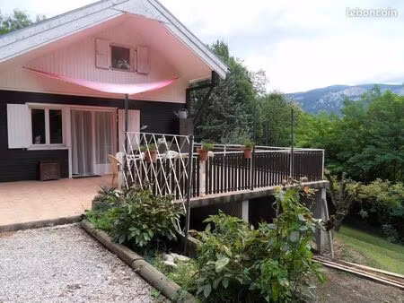 maison dans la colline