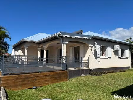 maison f4  97 m2 sur terrain 479 m2  sainte-suzanne