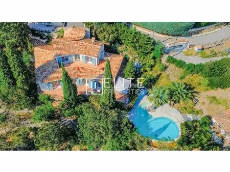 maison de charme avec vue mer panoramique. piscine et dépendance