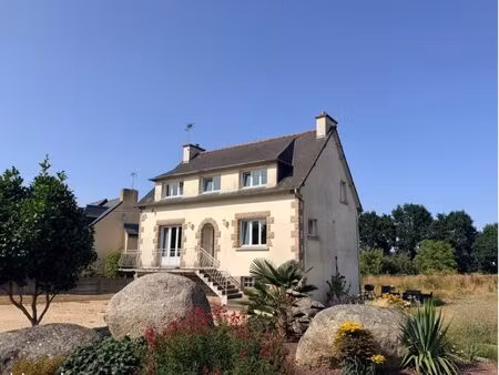 maison familiale 121 m² | 4 chambres | terrain 1 715 m² | ploumagoar