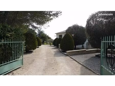 mas 10 pièces 250m² 2 logements 25 000m² box chevaux