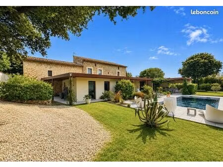 maison 7 pièces 345 m²