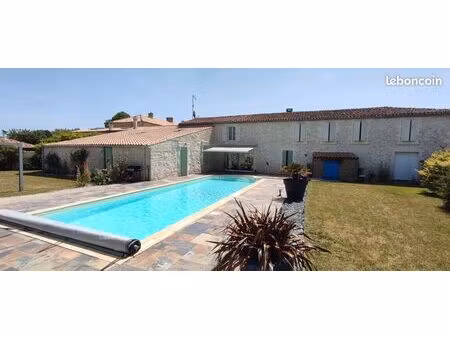 maison authentique spacieuse et lumineuse de 220m2