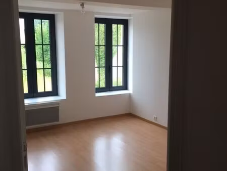 vendresse (08) – grande maison de village avec terrasse & terrain (+ 2 garages en option)