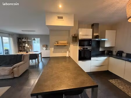 villa contemporaine meublée – quartier résidentiel près du lac de la ramée
