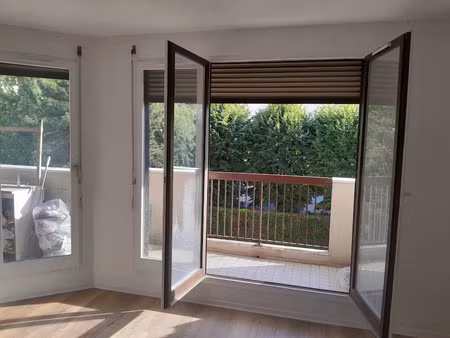 location appartement 3 pièces 75 m² à montrouge (92120)  1 980 €