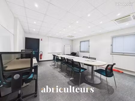 bureau 310 m²