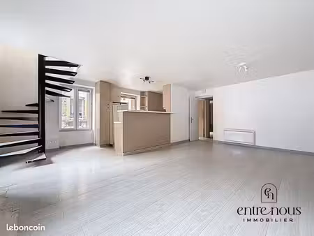 immeuble 5 pièces 153 m²