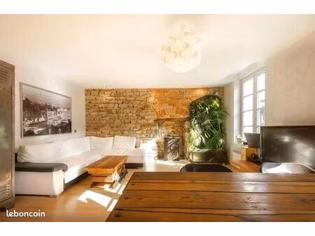 appartement de caractère t3 – 62 m² – hyper-centre de vitré – à 2 min de la gare