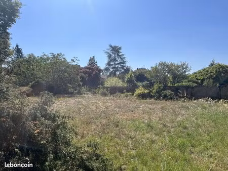 terrain 1 050 m² merignac