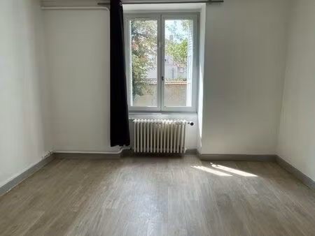 appartement f3 rez-de-chaussée
