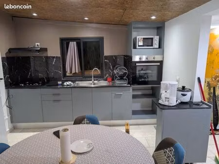 à louer – t2 meublé tout confort à petite-île  proche du centre-ville