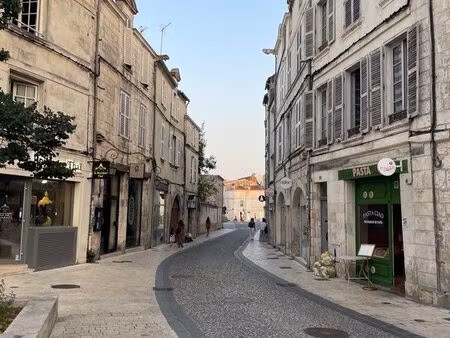 à céder - local commercial - hyper-centre la rochelle