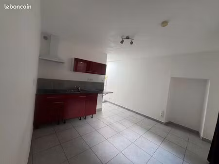 studio non meuble a louer a l' annee agde