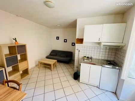 studio meublé centre proche lycée