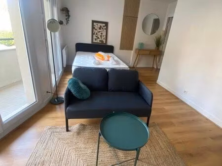 appartement meublé 28 m² avec balcon – face à la gare de groslay (ligne h)