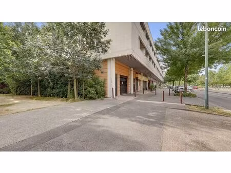 studio 1 pièce 27 m²