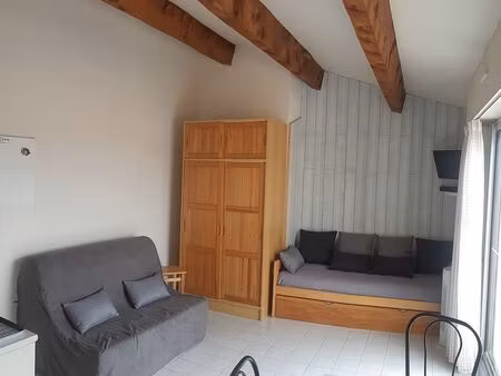 charmant studio de 20 m² à deux pas de la plage avec parking privatif