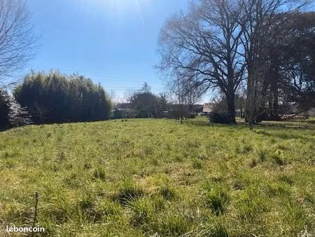terrain 2 000 m² coutras
