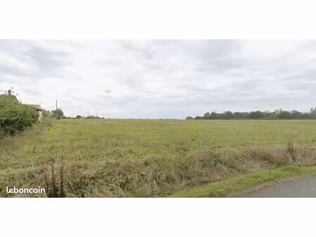 terrain 1 050 m² daux