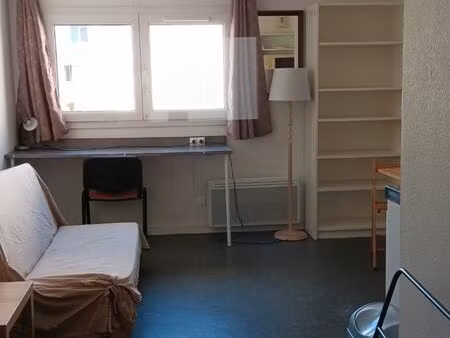 studio meublé dans résidence étudiante