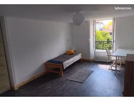 loue chambre meublée  16m²  gières proche campus grenoble