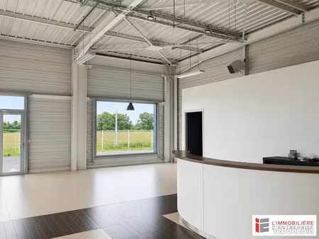 local d'activité 672 m²