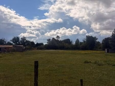 terrain 4 300 m² chamadelle