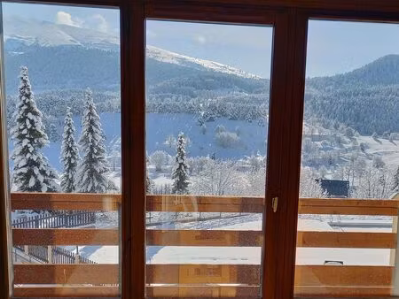 charmant 2 pièces entièrement rénové  grand balcon et vue montagne