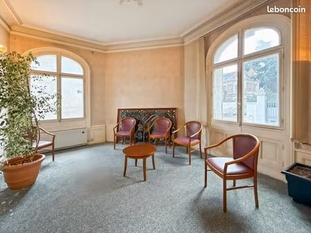 bureaux 58 m²