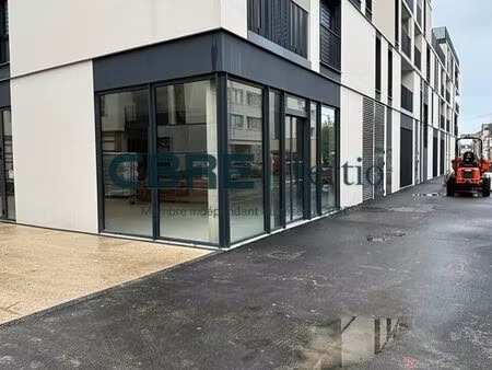 local commercial 98 m² tours