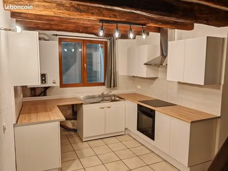 maison 80 m² en pierre - t5 - 4 chambres - dpe c