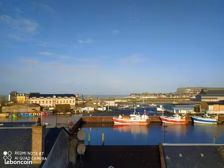 vue port et mer  lumineux et traversant
