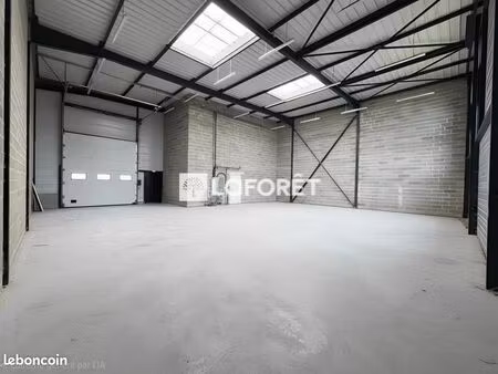 local 331 m² oissel