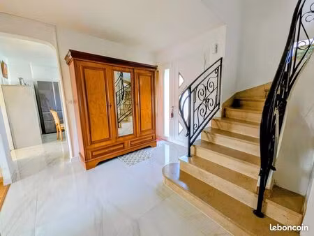 pavillon 7 pièces 164 m²