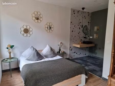 logement étudiant- très grande chambre - à côté de toutes commodités